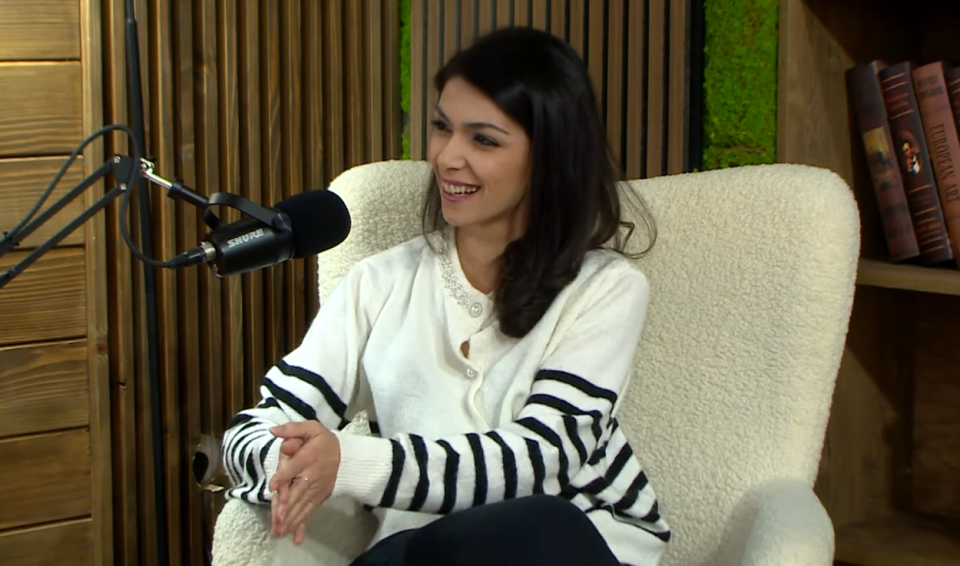 Ирена Илиевска во „Ништо лично“: „Ќе конкурираш во театар, нема да те примат и потоа кога ќе се видиш со тие што ти биле во комисија, полна им е устата со пофалби колку си била добра, а не ти кажуваат зошто не те примиле“ (ВИДЕО)