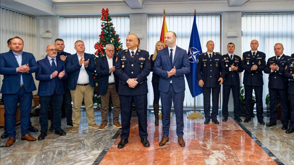 Мисајловски: Ја заокружуваме годината со почит кон вложениот труд и со заедничка заложба да ја јакнеме одбраната и стабилноста на татковината