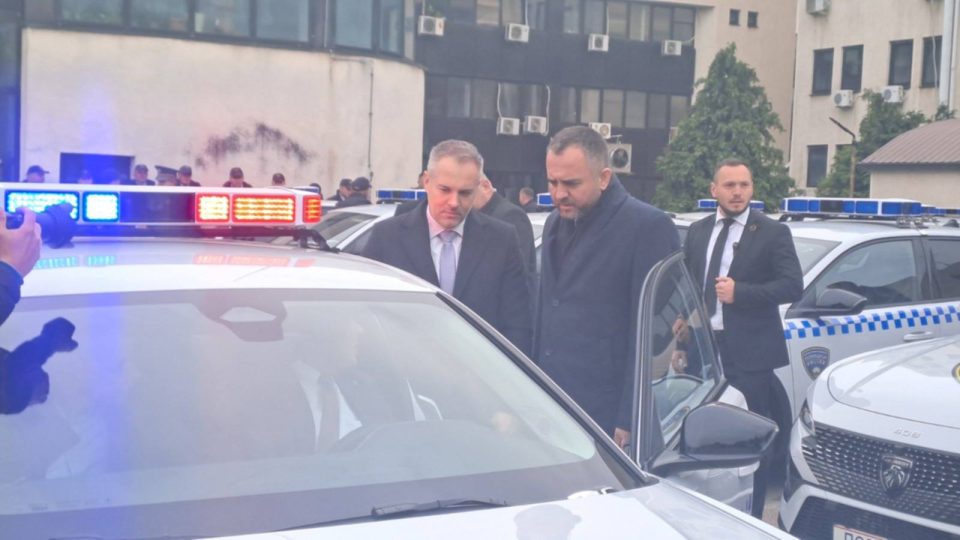 ФОТОГАЛЕРИЈА: Полицијата доби 120 нови возила