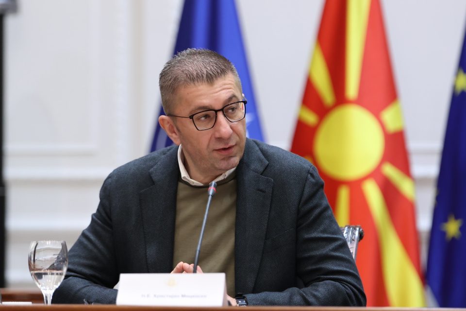 Мицкоски: Железницата ја враќаме на шините на развојот