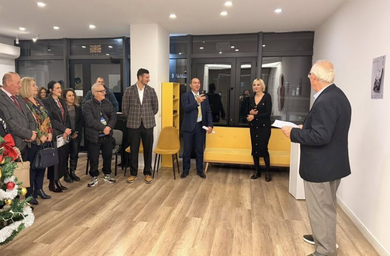 Во Тирана се промовира книгата „Два корена, едно творештво” на проф. д-р Кимет Фетаху