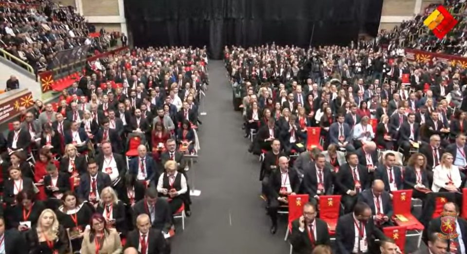 14.000 гледачи во живо: Конгресот на ВМРО-ДПМНЕ го следат и акаунти од СДСМ, ДУИ и поранешни политичари