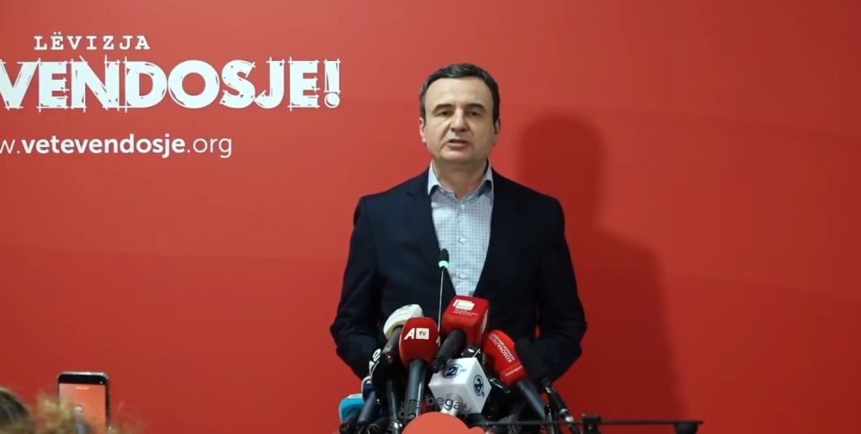 Курти убедливо победи на вонредните избори во Косово