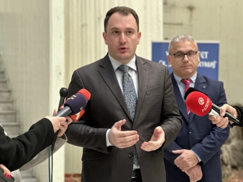 Андоновски: Со бесплатен интернет и ваучери за електронски уреди го намалуваме дигиталниот јаз меѓу студентите