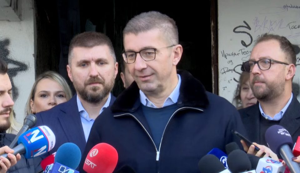 Мицкоски: Филипче, Фрчковски и Жерновски нека бараат мигранти кои се дел од договор – ако има јас ќе заминам, ако нема ќе мора да се извинат