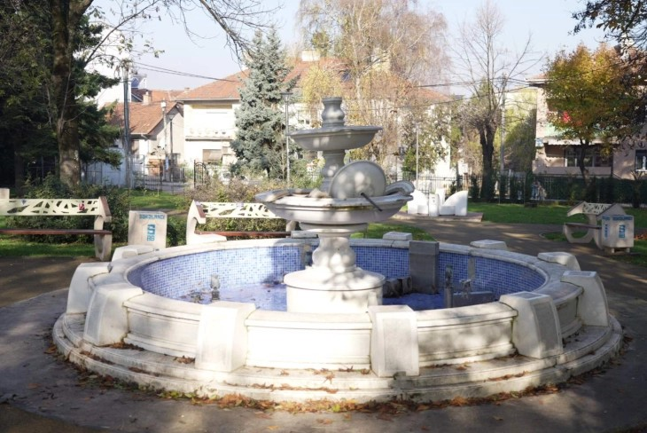 Повторно уништена урбана опрема во Куманово