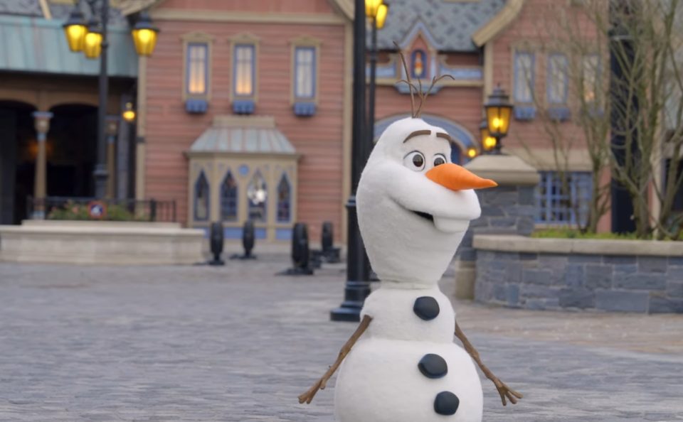 „Оживеан“ ликот на Олаф од „Снежното Кралство“ (ВИДЕО)