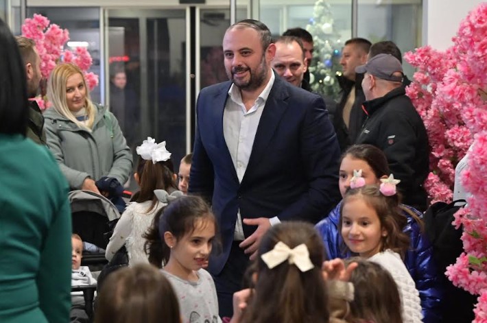 Подароци за најчистите души: Ѓорѓиевски покажа дека хуманоста и грижата се во сржта на локалната самоуправа