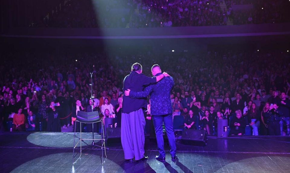 Ристе Ристески ја освои публиката како изненадување на концертите на Цетински во Сава Центар (ВИДЕО)