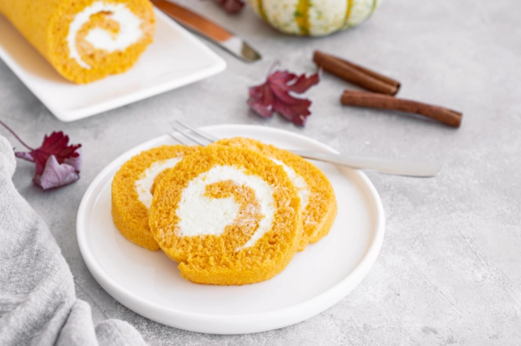 Ролат од тиква и крем сирење