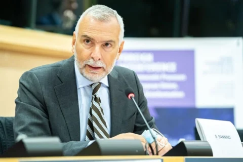 Стефано Санино заминува во „предвремена пензија“ по скандалот со Колеџот на Европа