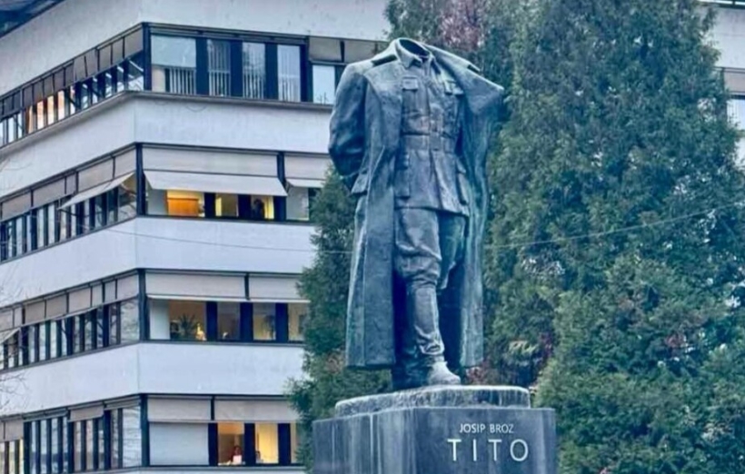 Вандализам во Словенија: Обезглавена статуата на Тито во Велење (ФОТО)