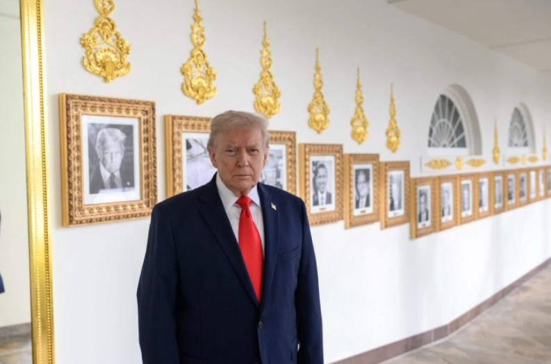 Администрацијата на Трамп го исмеа Бајден со плоча на Белата куќа