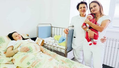 На Божиќ родено првото бебе во Кочани во 2026 година