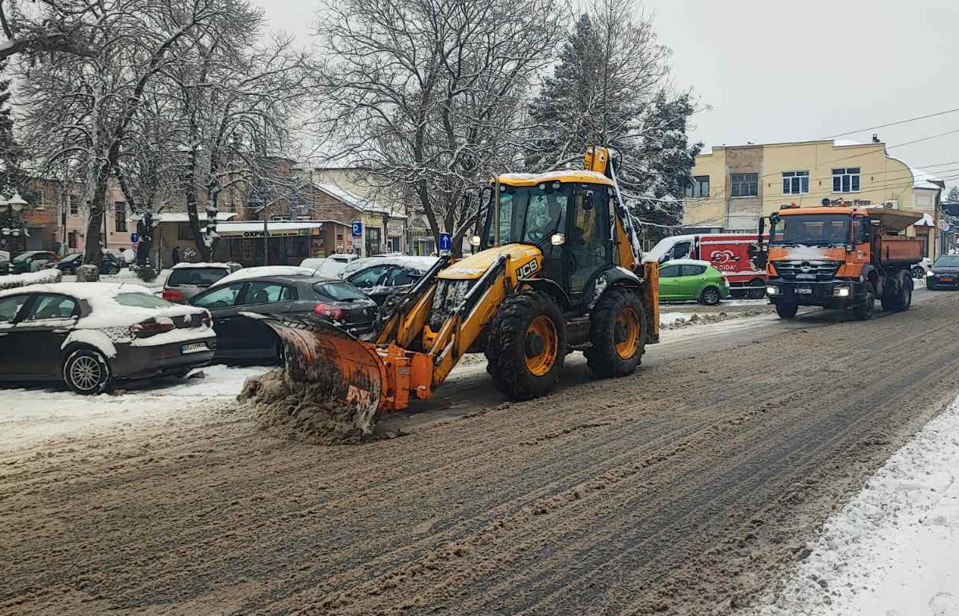 Утрово активирана зимската служба – се чистат улици