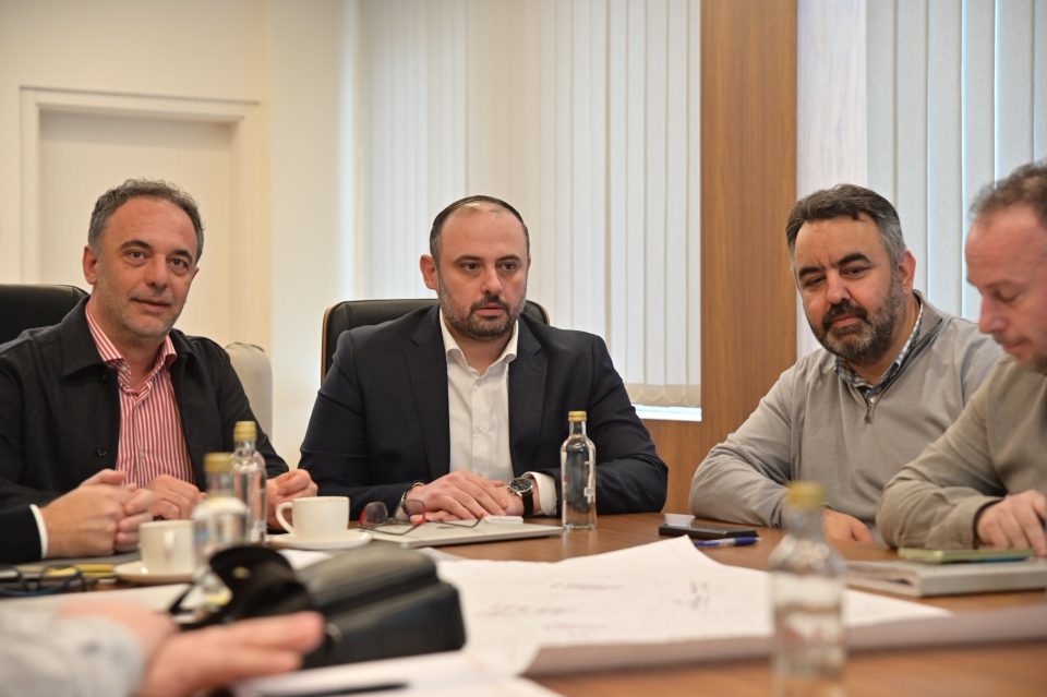 Клинички центар добива две монтажни катни гаражи, нови 500 паркинг места