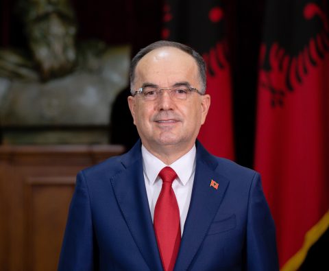 Бегај упати апел до жителите на поплавените подрачја да ги следат упатствата на надлежните одговорни за евакуација