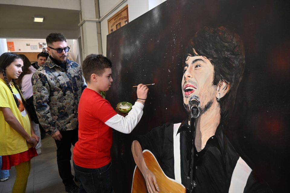 „Тоше те сакаме“ – емотивен културно- уметнички настан во чест на Тоше Проески