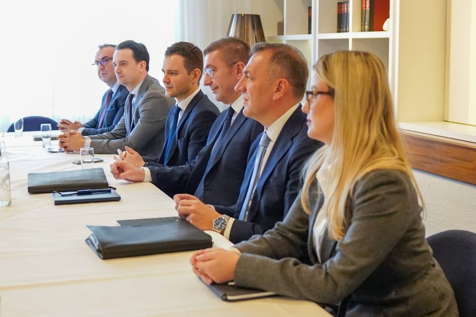 Муцунски: Фокусот на учеството во Давос беше економијата, трговијата и инвестициите, активно комунициравме со компании што можат да ја развиваат домашната економија