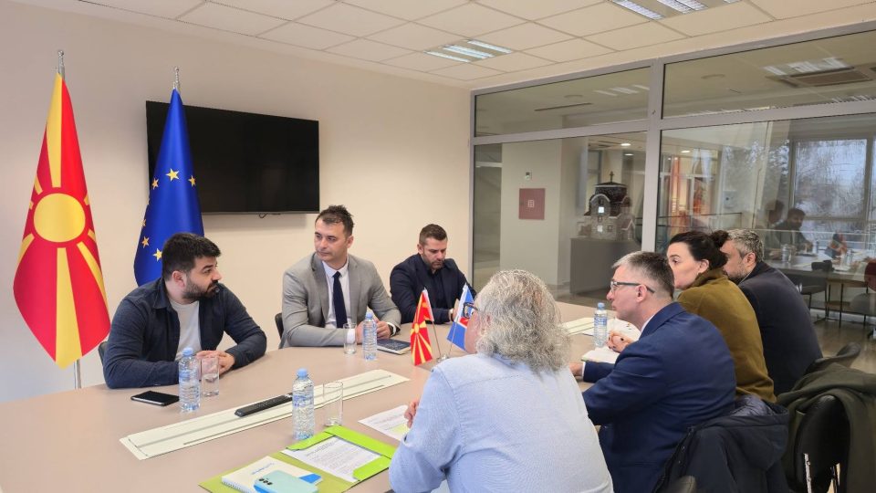 Стојкоски: Пет училишта и три градинки добиваат енергетски ефикасни системи за загревање