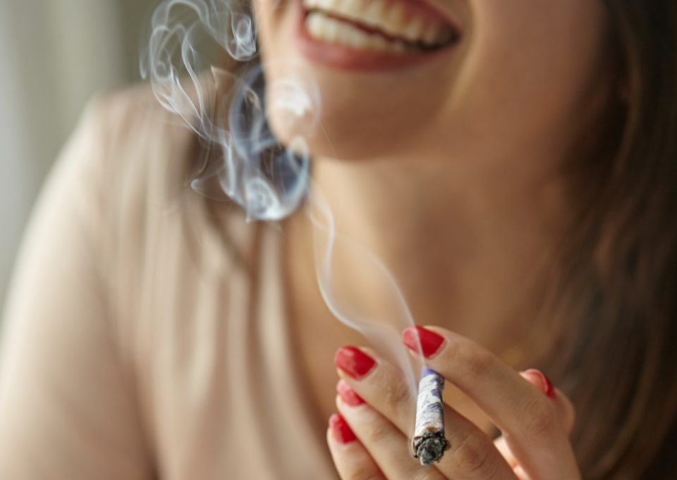 Здружение на матични гинеколози: Надлежните да го усвојат и доследно да го спроведуваат предлог-законот за заштита од пушењето