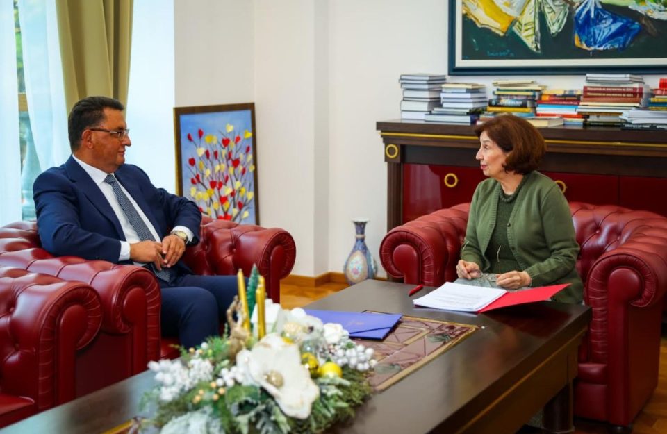 Сиљановска-Давкова оствари средба со гувернерот на НБРМ: Економијата е стабилна, со солиден раст