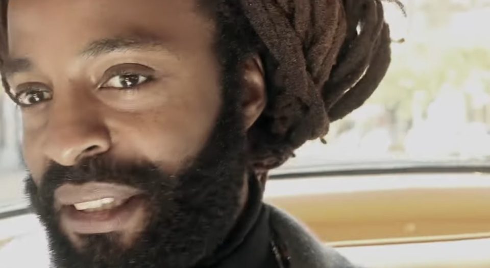 Американскиот музичар номиниран за Греми, пронајден мртов во својот дом