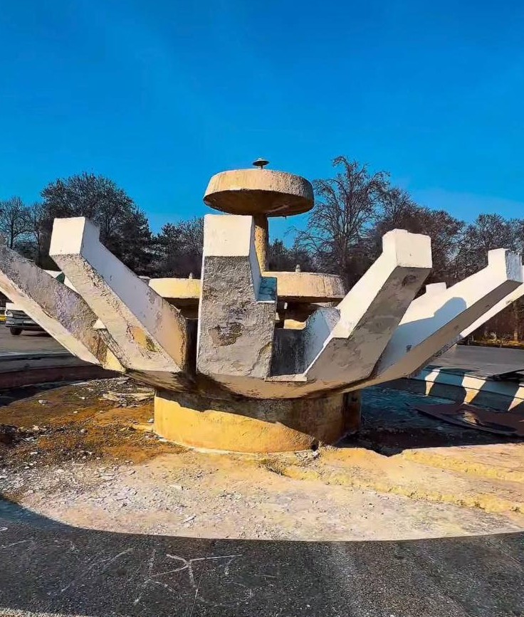 ВИДЕО: Фонтаната „Лотос“ во Градски парк го враќа сјајот, почната целосна реконструкција