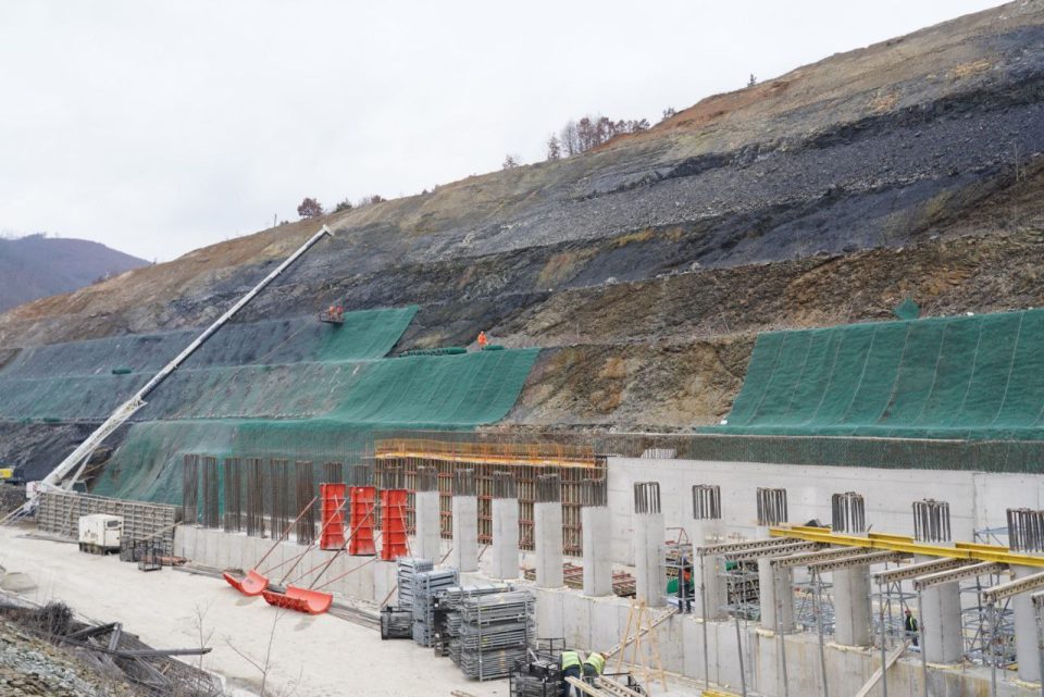 Мицкоски: Изградбата на патиштата е повеќе од одлично со оглед на очекувањата