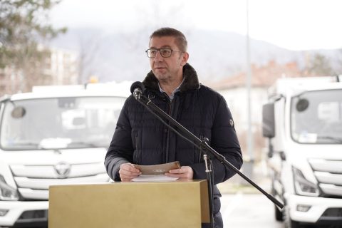 Мицкоски: Со испораката на опремата за справување со цврстиот отпад правиме исчекор кон почиста животна средина