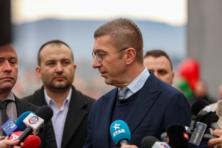 Состанок со „АКСА“ на 12 јануари и камен-темелник на есен за инвестицијата од една милијарда евра во гасификација, најавува Мицкоски