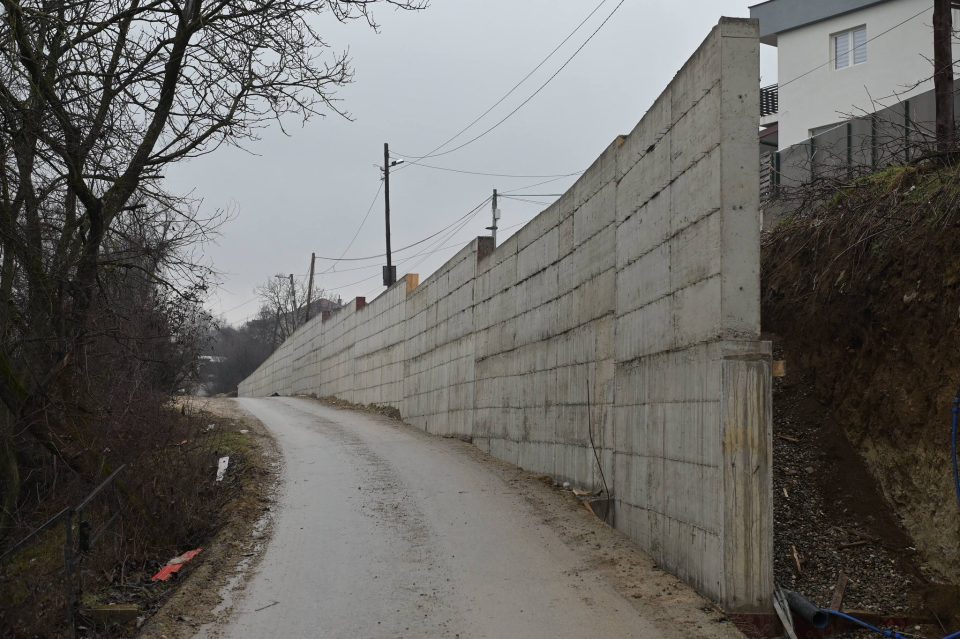 Костовски: Изграден е целосно нов потпорениот ѕид на улица 50