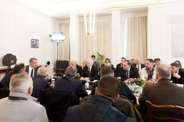 Грчките земјоделци денеска ќе одлучат дали ќе продолжат со протестите и блокадите или ќе се повлечат