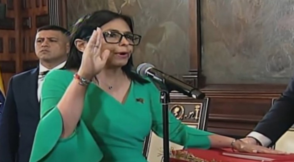 Венецуела доби привремена претседателка – брат и е нов претседател на Собранието!