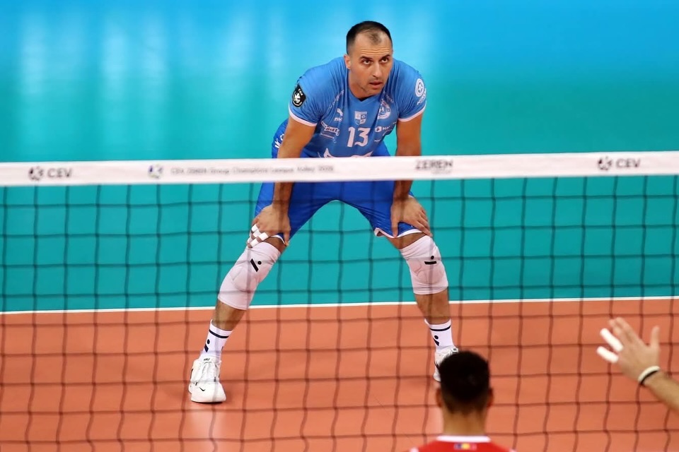 Претседателот на ОК Струмица, Владо Милев, се повлече од клубот па стана интернационалец во старо-новa средина