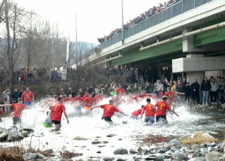 Анџело Илиевски прв до светиот крст во Демир Капија