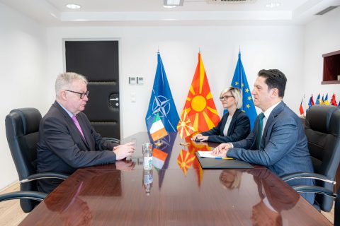 Сали оствари средба со Н.Е. г-дин Брендан Вард