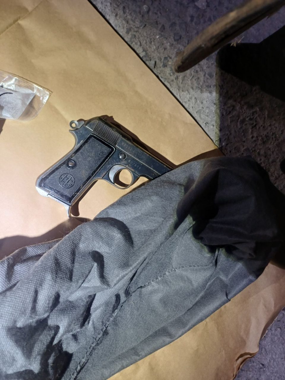 Лишено од слобода лице од струшко, во возилото во кое се наоѓал биле пронајдени дрога, оружје и муниција, следува соодветна пријава