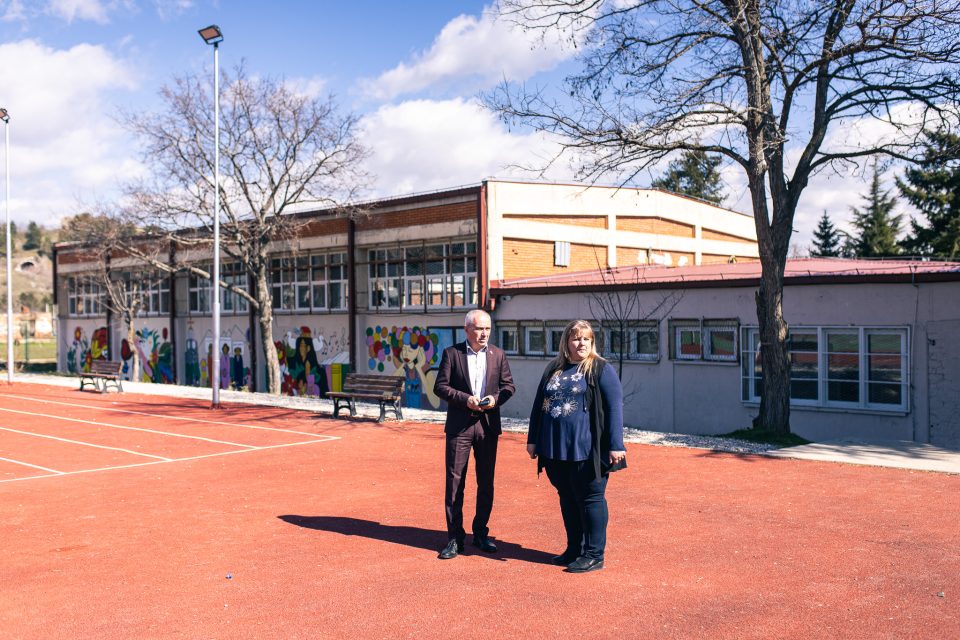 Реконструкција на спортската сала и фотоволтаици на ООУ „Елпида Караманди“