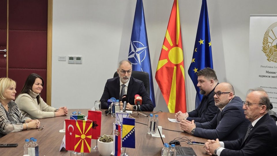 Министерството за односи меѓу заедниците организираше настан по повод Меѓународниот ден на мајчиниот јазик