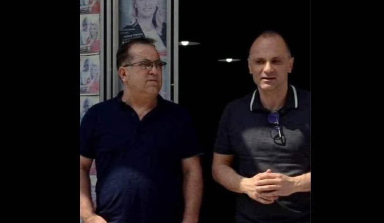 ПОЛИТИЧКИ И БИЗНИС ВРСКИ: Филипче позира со газдата на фабриката од која беше запленета илегална марихуана