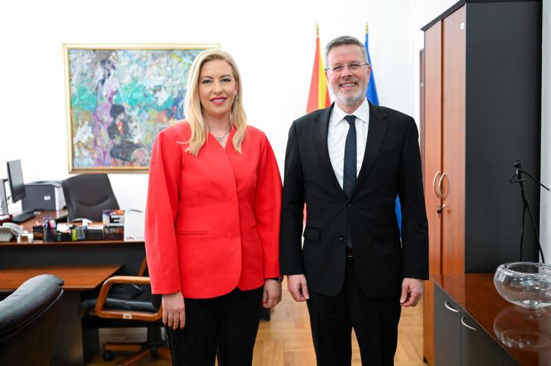 Средба Димовска – Зомер: Планови и приоритети за реформите кои се спроведуваат преку Собраниската служба