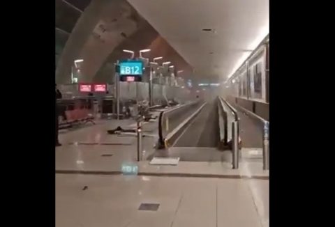 ВИДЕО: Аеродромот во Дубаи погоден со дрон, се евакуира населението