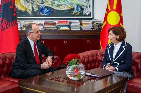 Одржана тет-а-тет средба Сиљановска-Давкова – Бегај: Разменети мислења за европските аспирации на Македонија и Албанија