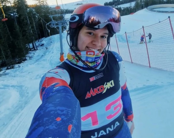 Нашата Јана Атанасовска не ја заврши првата трка во велеслаломот