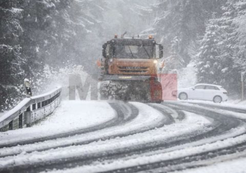 Укината забраната за сообраќај на камиони на патот Гостивар – Стража – Кичево