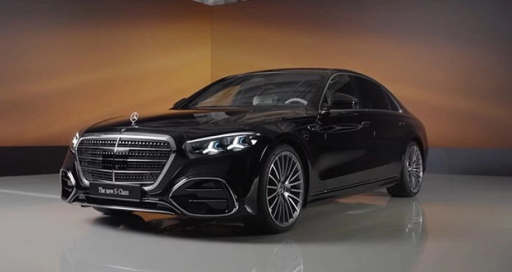 Мерцедес ја претстави освежената S класа