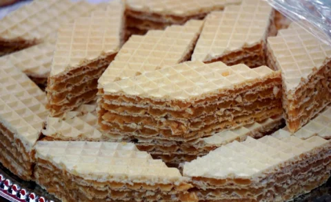 Обланди со карамелизиран крем