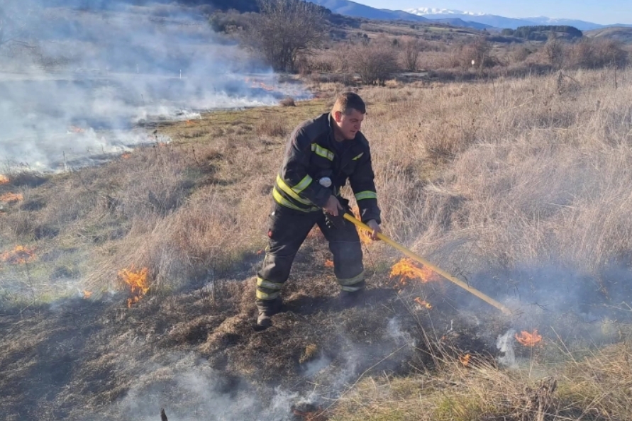 Брза интервенција на ДПД-Пехчево спречи поголем пожар кај село Црник