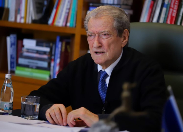 Бериша обвини дека Албанија не исполнува ниту еден услов од процесот на евроинтеграција